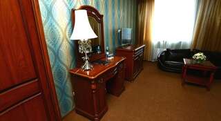 Гостиница Ваш Отель Южноуральск Двухместный номер "Комфорт" с 2 отдельными кроватями-1
